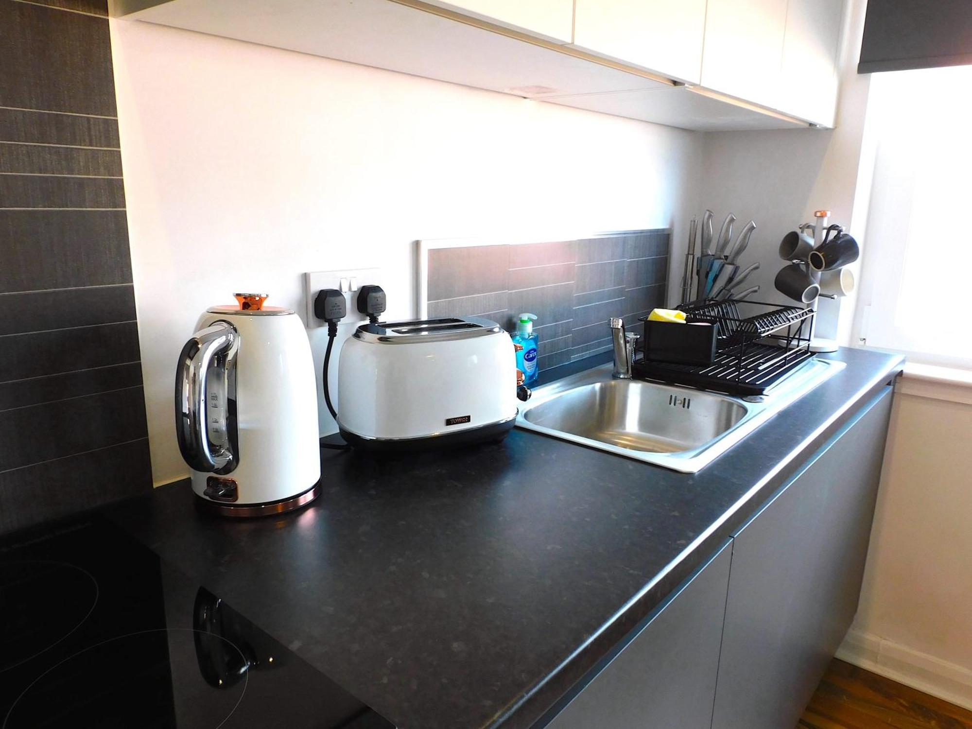 Newly Refurbished 1 Bed Apt In Hamilton Close To Station And Local Amenities エクステリア 写真